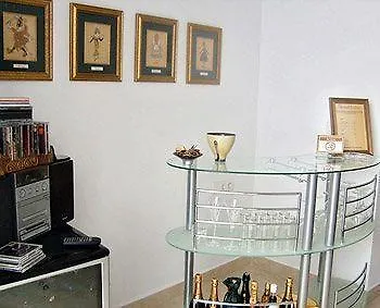 La Casa Hotel