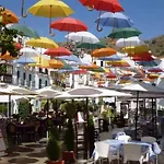 La Casa Hotel