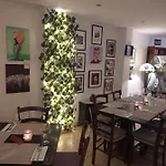 La Casa Hotel